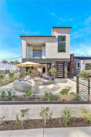 415 Marguerite Avenue, Corona Del Mar, CA 92625