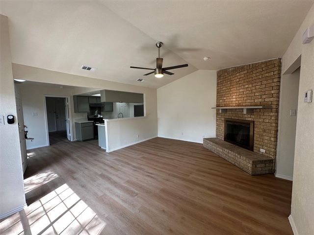 8809 Cainwood LN, Austin, TX 78729