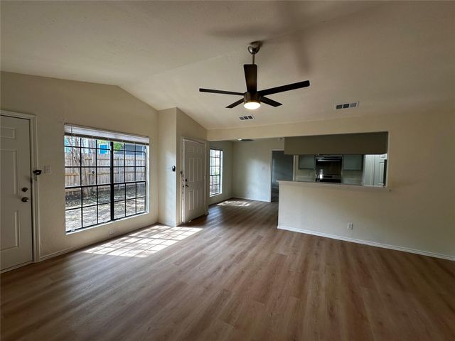 8809 Cainwood LN, Austin, TX 78729