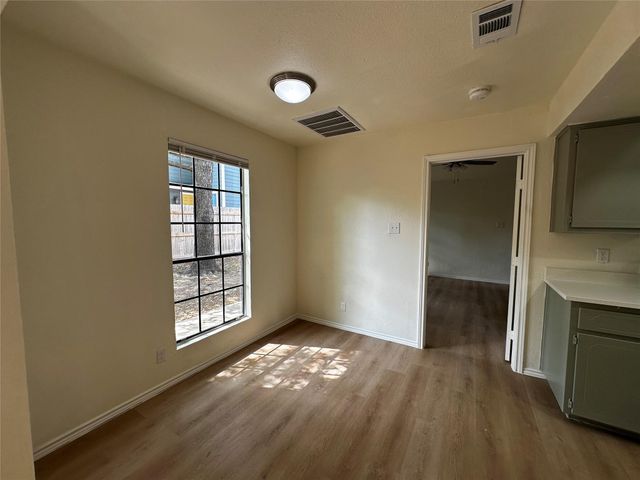 8809 Cainwood LN, Austin, TX 78729