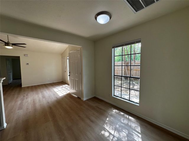 8809 Cainwood LN, Austin, TX 78729