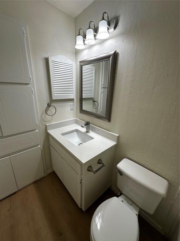 8809 Cainwood LN, Austin, TX 78729