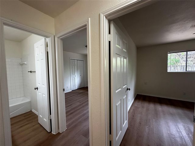 8809 Cainwood LN, Austin, TX 78729