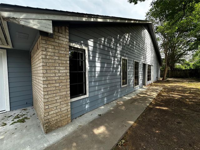 8809 Cainwood LN, Austin, TX 78729