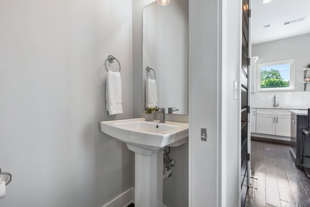 2410 Meharry Blvd Apt 3, Nashville, TN 37208