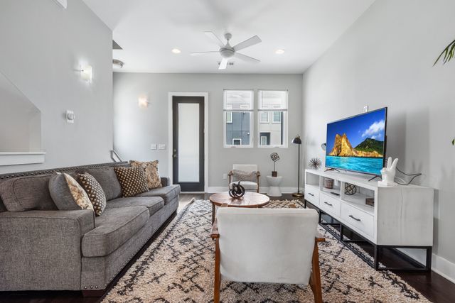 2410 Meharry Blvd Apt 3, Nashville, TN 37208