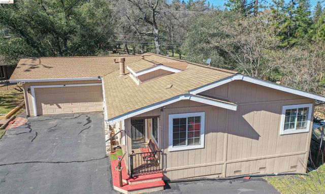 12690 Mueller Dr, Groveland, CA 95321