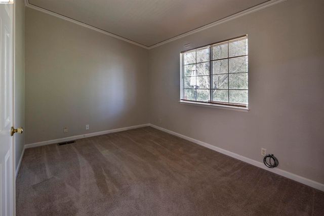 12690 Mueller Dr, Groveland, CA 95321