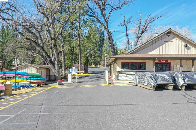 12690 Mueller Dr, Groveland, CA 95321