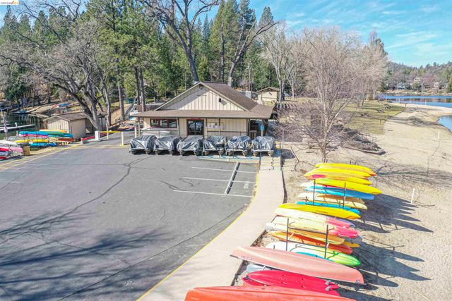 12690 Mueller Dr, Groveland, CA 95321