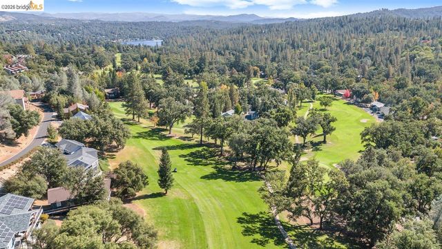 12690 Mueller Dr, Groveland, CA 95321