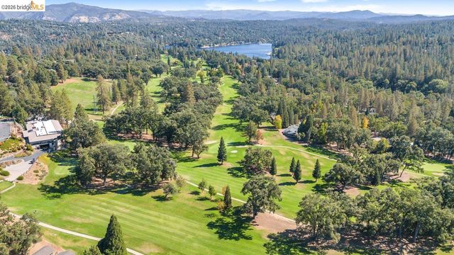 12690 Mueller Dr, Groveland, CA 95321