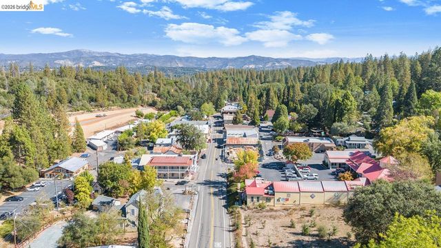 12690 Mueller Dr, Groveland, CA 95321