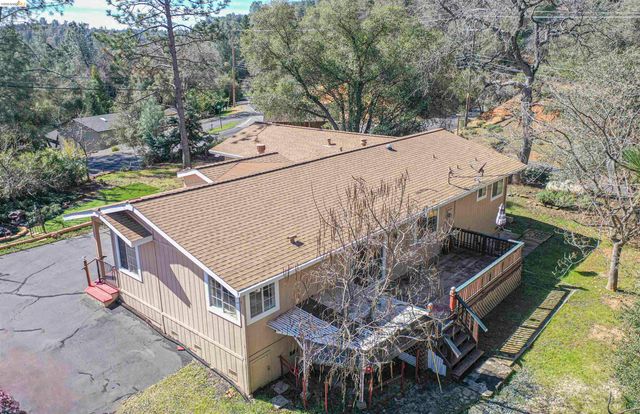 12690 Mueller Dr, Groveland, CA 95321