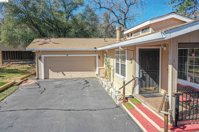 12690 Mueller Dr, Groveland, CA 95321