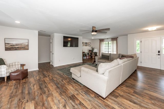 1757 Zion Road, Dorchester, SC 29437
