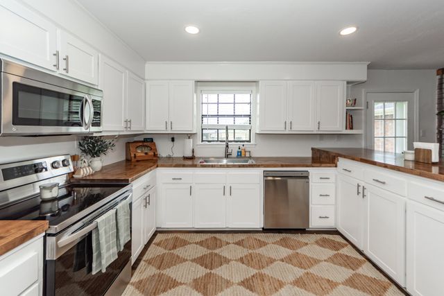 1757 Zion Road, Dorchester, SC 29437