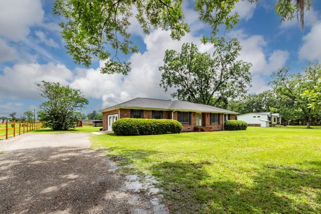 1757 Zion Road, Dorchester, SC 29437