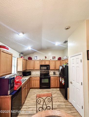 242 MANGO Drive, Palatka, FL 32177
