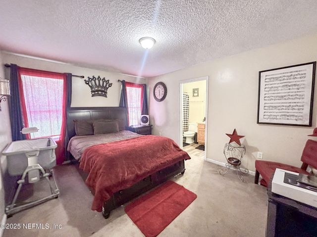 242 MANGO Drive, Palatka, FL 32177