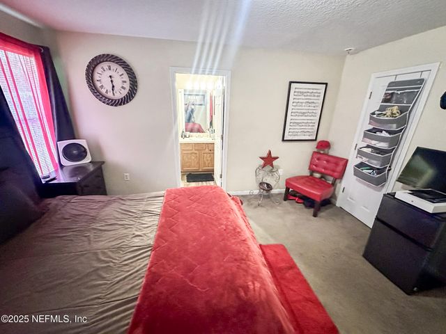 242 MANGO Drive, Palatka, FL 32177
