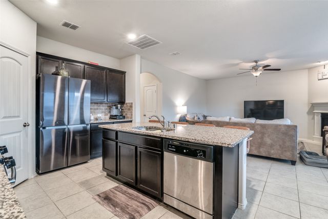 1965 Travertine Avenue, Heartland, TX 75126
