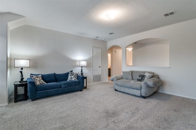 1965 Travertine Avenue, Heartland, TX 75126