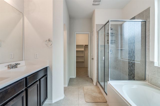 1965 Travertine Avenue, Heartland, TX 75126