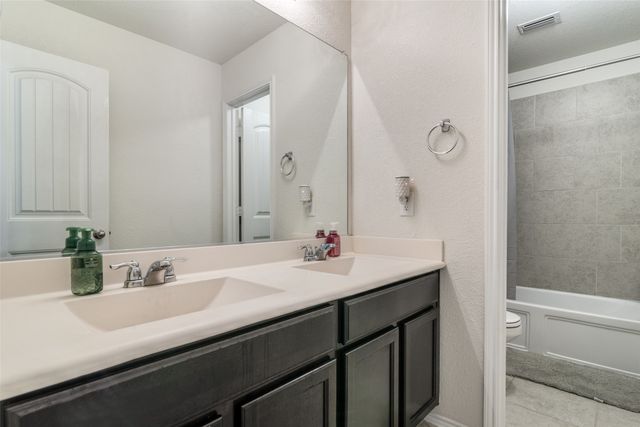 1965 Travertine Avenue, Heartland, TX 75126