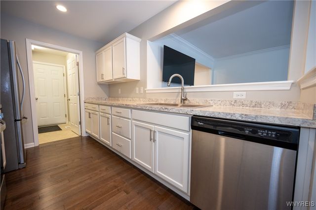 4 Denton Drive, Lancaster, NY 14086