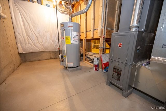 4 Denton Drive, Lancaster, NY 14086