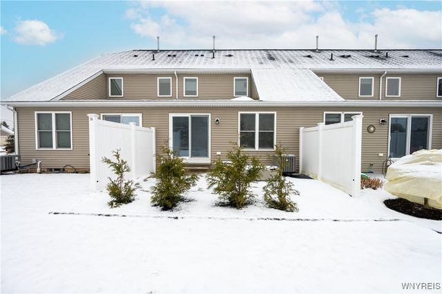 4 Denton Drive, Lancaster, NY 14086