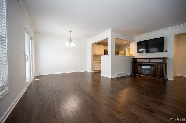 4 Denton Drive, Lancaster, NY 14086