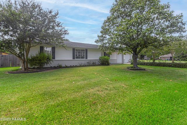 110 Karen Drive, Lafayette, LA 70503