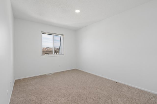 3944 76th Way E, Inver Grove Heights, MN 55076