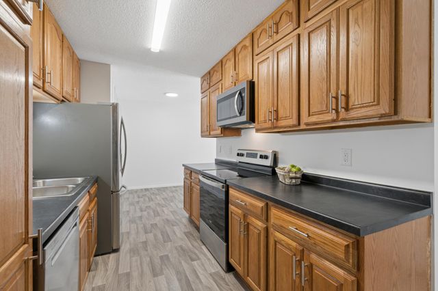 3944 76th Way E, Inver Grove Heights, MN 55076