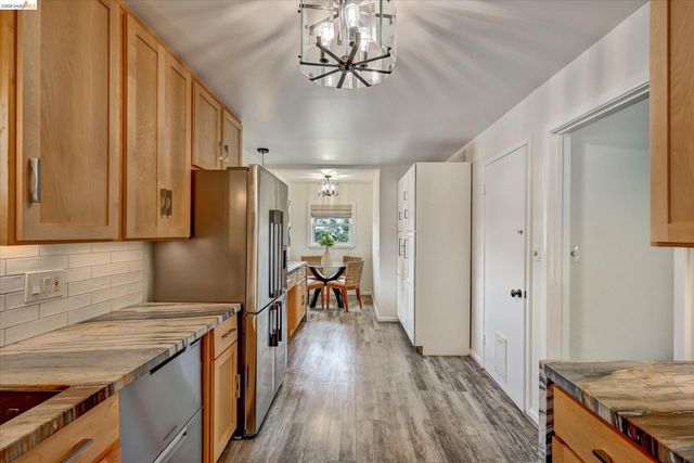 4656 Redding St, Oakland, CA 94619