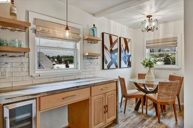 4656 Redding St, Oakland, CA 94619