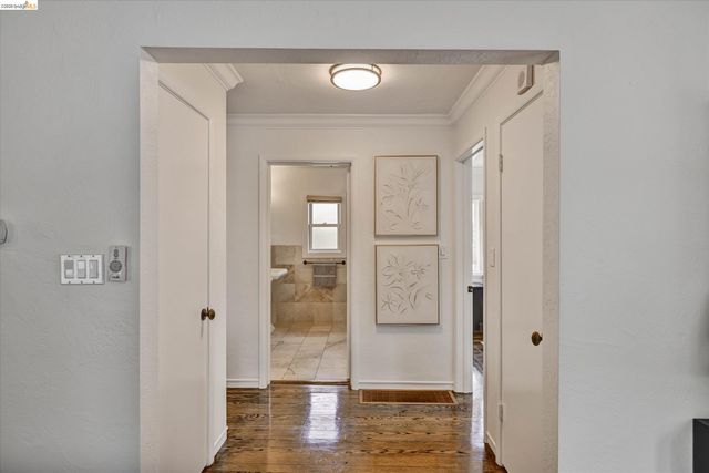 4656 Redding St, Oakland, CA 94619