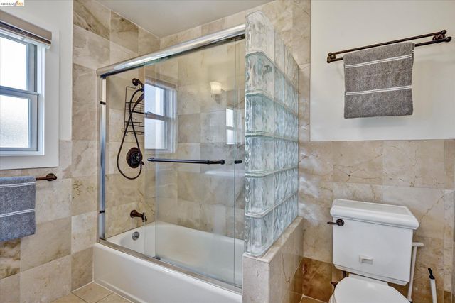 4656 Redding St, Oakland, CA 94619