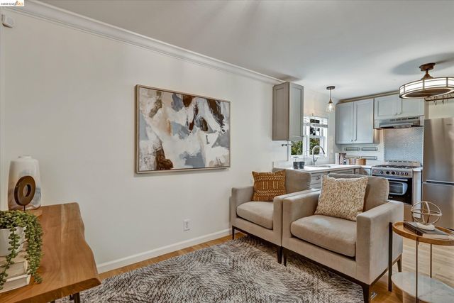 4656 Redding St, Oakland, CA 94619