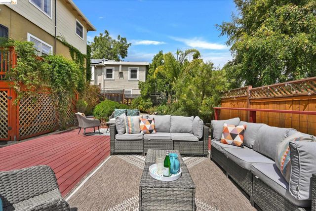 4656 Redding St, Oakland, CA 94619