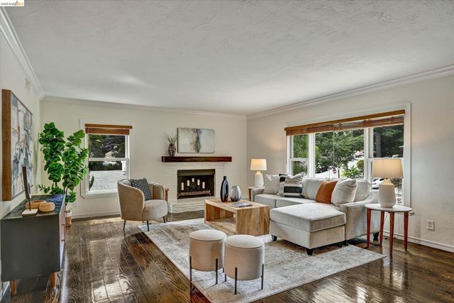 4656 Redding St, Oakland, CA 94619