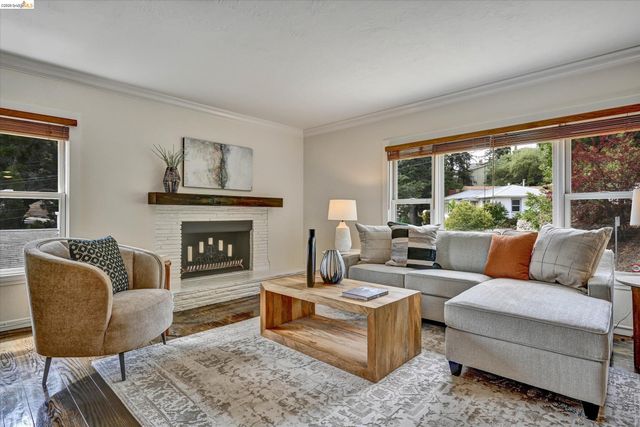 4656 Redding St, Oakland, CA 94619