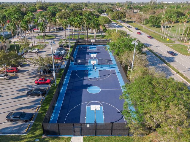 10866 NW 14th St, Coral Springs, FL 33071