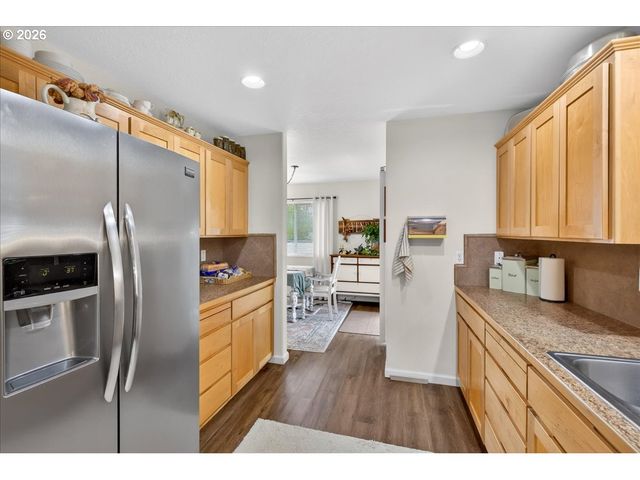 59145 WHITETAIL Ave, St Helens, OR 97051