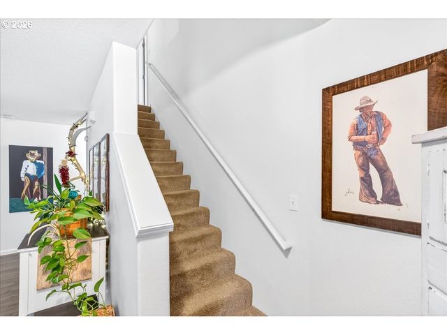 59145 WHITETAIL Ave, St Helens, OR 97051