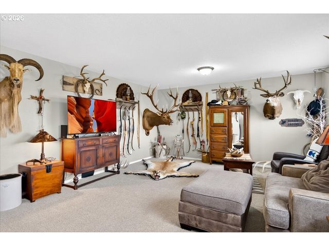 59145 WHITETAIL Ave, St Helens, OR 97051