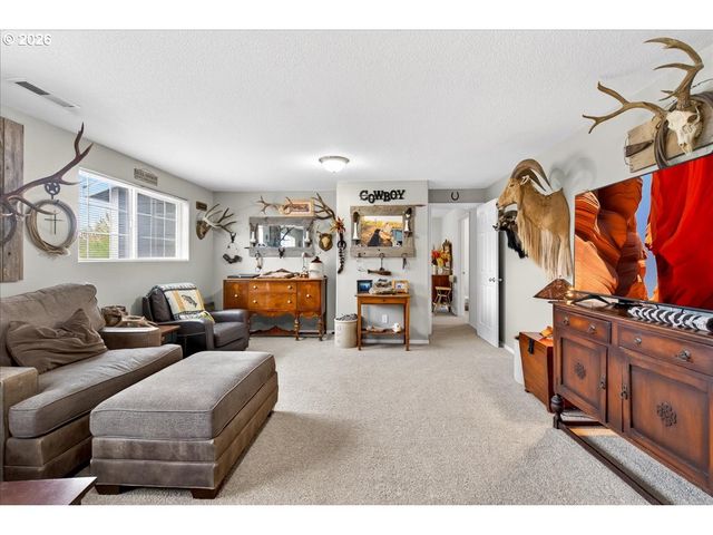 59145 WHITETAIL Ave, St Helens, OR 97051