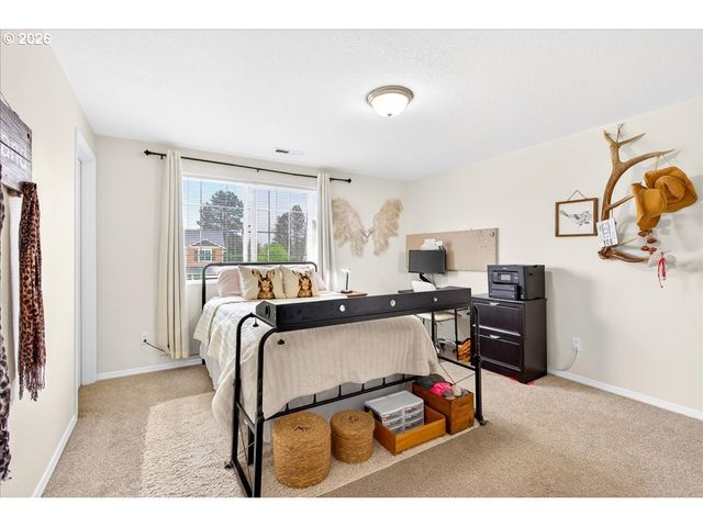 59145 WHITETAIL Ave, St Helens, OR 97051